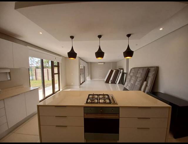 4 BEDROOM TOWNHOUSE FOR SALE IN IZINGA